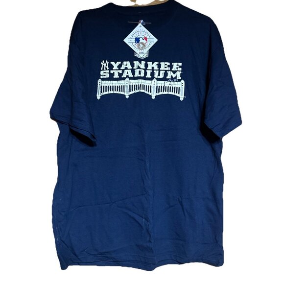 90's New York Yankees Stadium Majestic Blue Large T-Shirt New with Tags - Picture 1 of 4